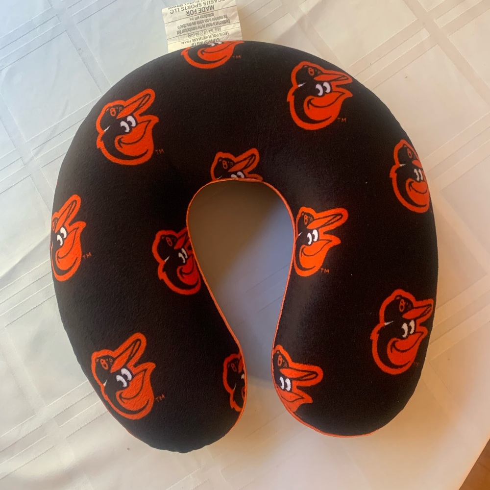Black Baltimore Orioles
Polyester-Fill Travel
Pillow